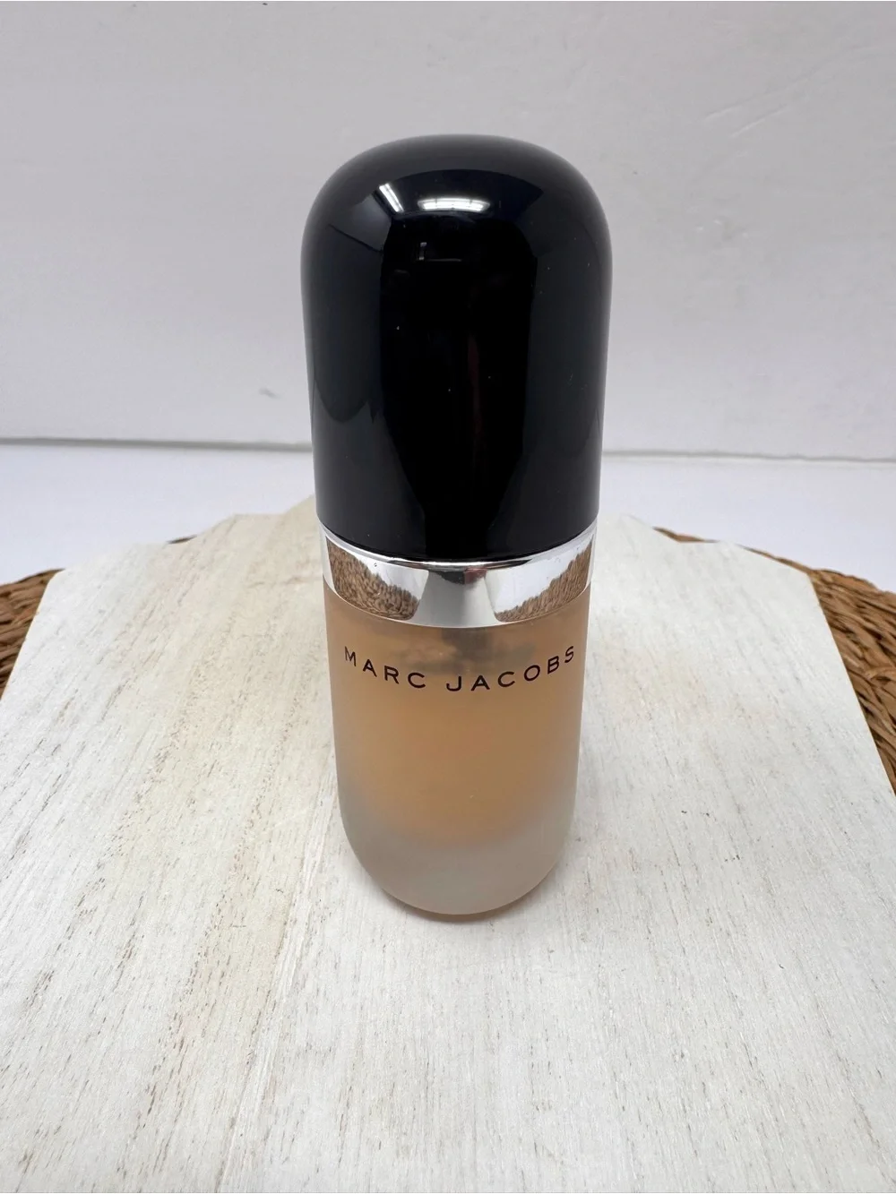 MARC JACOBS Re(marc)ble full cover foundation, Beige 33